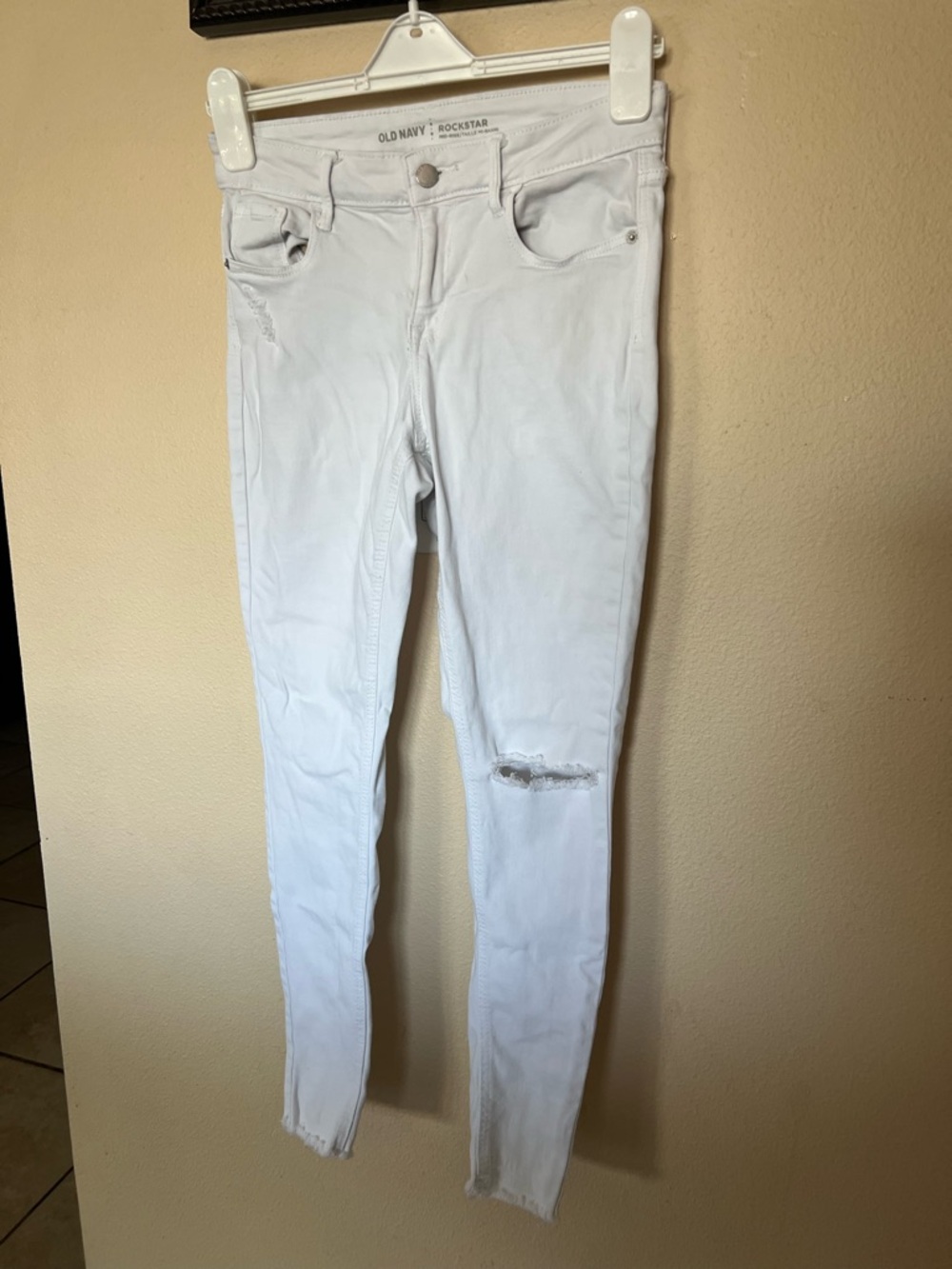 Old Navy White Rockstar Mid-Rise Skinny Jeans